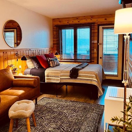 Doco Rocky Mountain Vacation Rental-Queen Suite With Resort Amenities غرانبي المظهر الخارجي الصورة